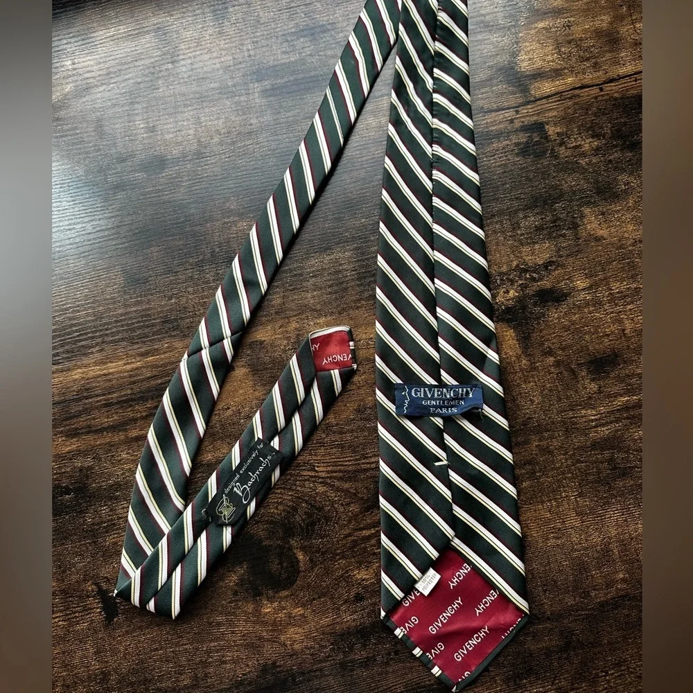 Givenchy Gentlemen Paris Vintage Silk Blend Green Diagonal Stripe Necktie